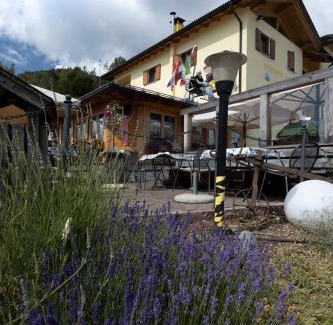 Vetriolo Terme Hotel | Oceanfront Haven at Albergo Aurora with Spa & Hot Tub