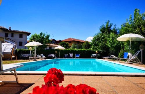 Crociale Hotel | Pet-Friendly Albergo B&B Tenesi with Ocean Views & Pool