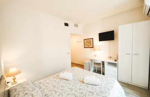 Crociale Hotel | Pet-Friendly Albergo B&B Tenesi with Ocean Views & Pool
