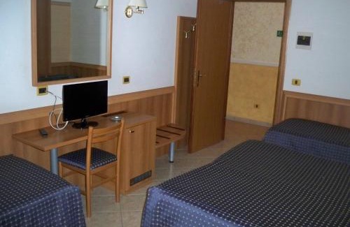 Castel di Sangro Hotel | Welcoming Albergo Corradetti: Family-Friendly Stays Await