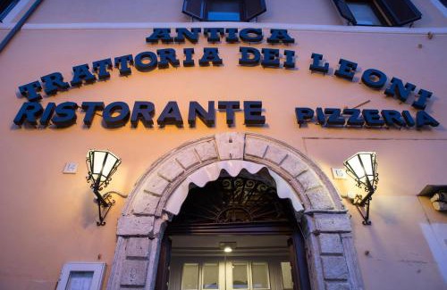 Monterotondo Hotel | Welcoming Stay at Albergo Dei Leoni with Breakfast Included
