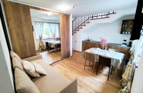 Porto Valtravaglia Hotel | Pet-Friendly Albergo Del Sole with Kitchen and Restaurant
