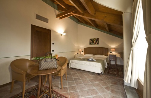 Pollenzo Hotel | Explore Comfort at Albergo dell'Agenzia - 4-Star Retreat