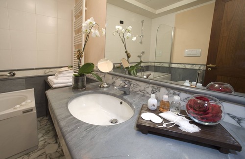 Pollenzo Hotel | Explore Comfort at Albergo dell'Agenzia - 4-Star Retreat