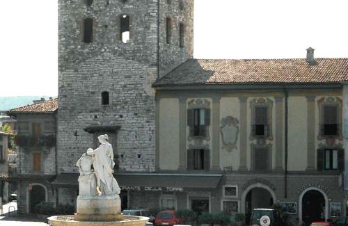 Trescore Balneario Hotel | Discover Albergo Ristorante Della Torre: Pet-Friendly Stays