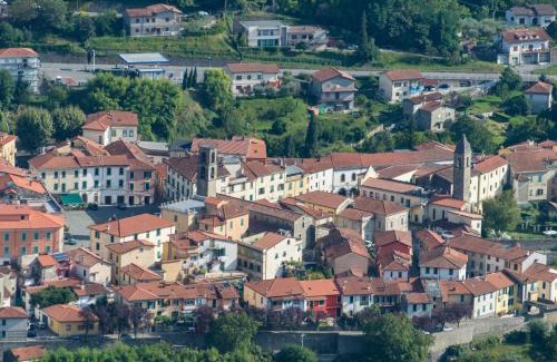 Fivizzano Apartment | Pet-Friendly Retreat at Albergo diffuso "Centoborghi"