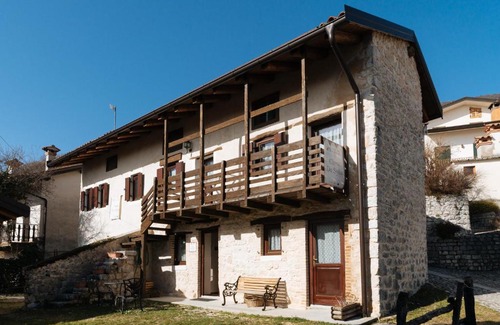 Mezzomonte Apartment | Guest Rated: Albergo Diffuso Polcenigo Ciasa VeS for Families