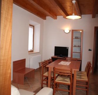 Claut Apartment | Cozy Stay at Albergo Diffuso Valcellina in Cimolais