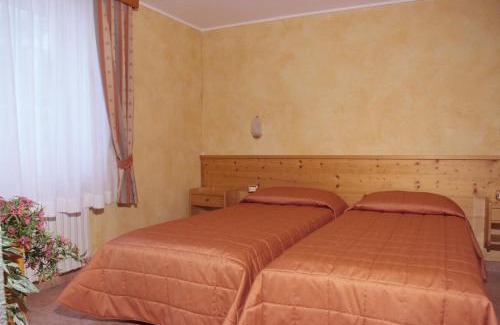 Passo del Tonale Hotel | Comfortable Stay at Albergo Eden with Breakfast & Dining