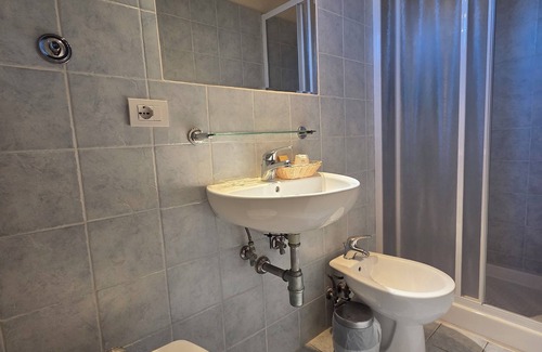 Volterra Hotel | Inviting Stay at Albergo Etruria with Family-Friendly Amenities