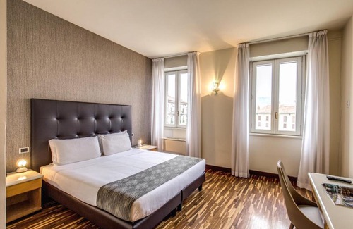 Como City Centre Hotel | Discover Albergo Firenze: Pet-Friendly & Family Welcoming
