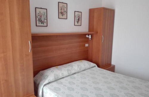 Toscolano Maderno Hotel | Pet-Friendly Retreat at Albergo Giardino with Breakfast