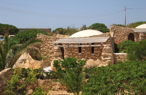 Lampedusa House | Oceanfront Retreat at Albergo I Dammusi Di Borgo Cala Creta