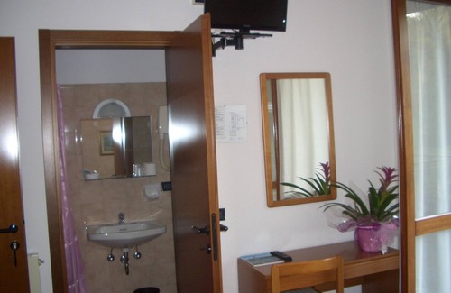 Darfo Boario Terme Hotel | Discover Albergo Il Castellino: Family-friendly Stay Awaits