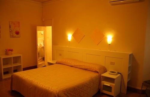 Prato Hotel | Discover Albergo Il Giglio: Pet-Friendly Retreat with Breakfast