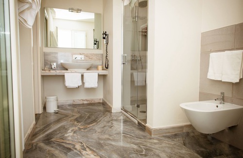 Fosdinovo Hotel | Discover Albergo la Castellana: Family-Friendly Retreat