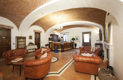 Pollenzo Hotel | Pet-Friendly Retreat at Albergo La Corte Albertina