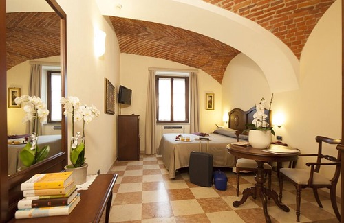 Pollenzo Hotel | Experience Comfort at Albergo La Corte Albertina, Rated 9.2