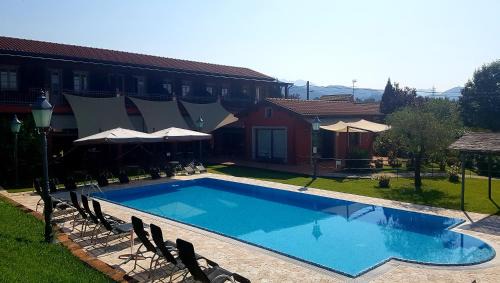 Sarzana Hotel | Oceanfront Escape at Albergo la Luna with Pool & Views