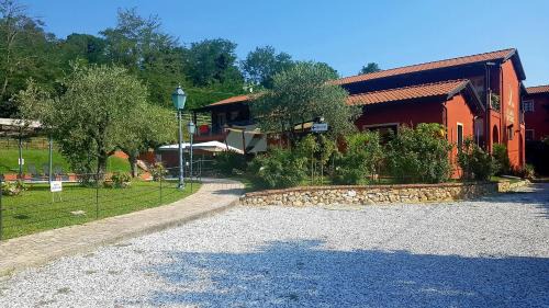 Sarzana Hotel | Oceanfront Escape at Albergo la Luna with Pool & Views