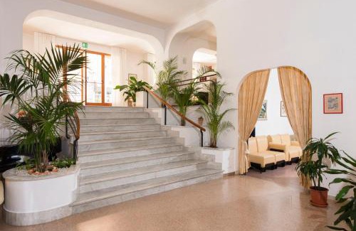 Sperlonga Hotel | Oceanfront Getaway at Albergo La Sirenella - 9/10 Rated
