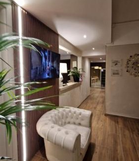Centro Storico Sud Hotel | Discover Albergo la Svolta: Pet-Friendly with Breakfast