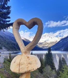 Daone Hotel | Discover Albergo la Valle: Family-Friendly Stay with Dining