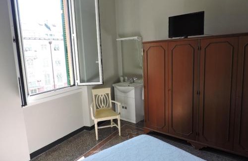 Rapallo Hotel | Budget-Friendly Stay at Albergo La Vela with Family Amenities