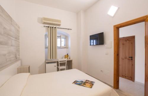 Vieste Hotel | Explore Albergo Labotte: Pet-Friendly Beachfront Retreat