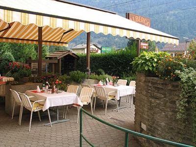 Le Prese Hotel | Pet-Friendly Stay at Albergo Lardi with Family Amenities