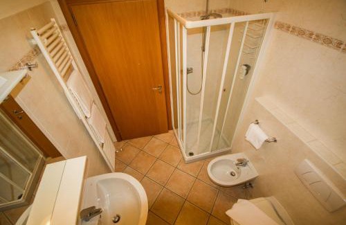 Gera Lario Hotel | Albergo Lario: Pet-Friendly Hotel with Great Amenities