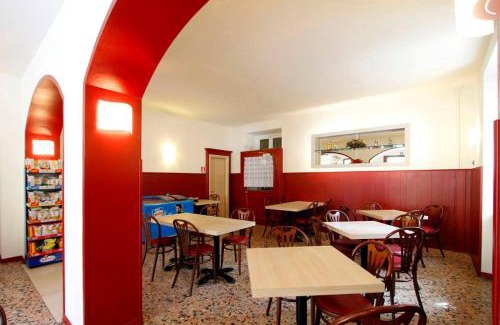Maccagno Bed & Breakfast | Pet-Friendly Stay at Albergo Maccagno - Rated 7.8/10