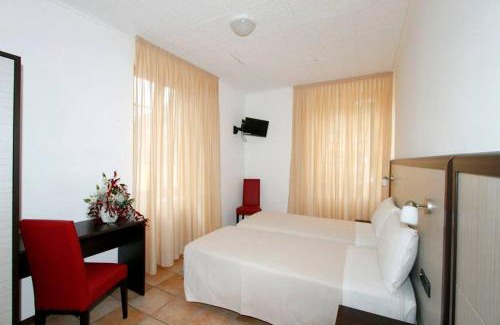Maccagno Bed & Breakfast | Pet-Friendly Stay at Albergo Maccagno - Rated 7.8/10