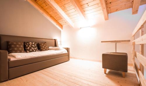 Ledro Hotel | Discover Albergo Maggiorina: Pet-Friendly Oceanfront Retreat