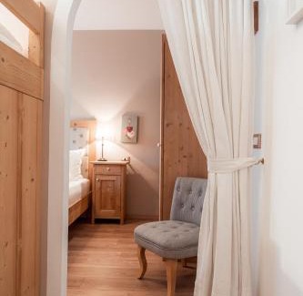 Alba Hotel | Guest Favorite: Family-Friendly Stay at Albergo Majorka