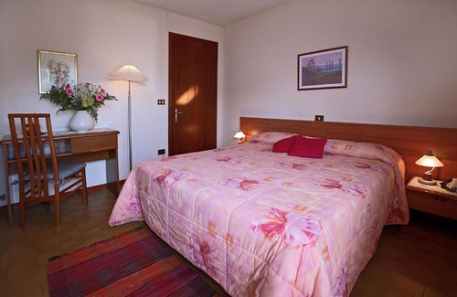Fielis Hotel | Pet-Friendly Retreat at Albergo Miramonti: Rated 9/10!