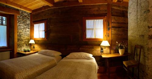 Alagna Valsesia Hotel | Pet-Friendly Retreat at Albergo Montagna Di Luce