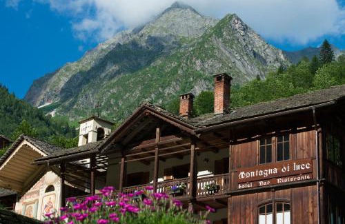 Alagna Valsesia Hotel | Pet-Friendly Retreat at Albergo Montagna Di Luce