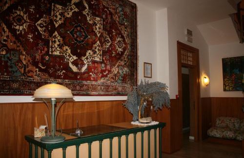 Lentate sul Seveso Hotel | Discover Albergo Nardini: Pet-Friendly Retreat with Dining