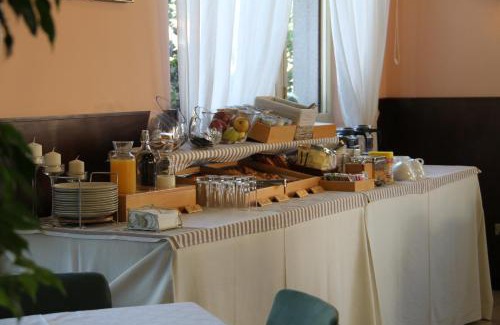 Lentate sul Seveso Hotel | Discover Albergo Nardini: Pet-Friendly Retreat with Dining