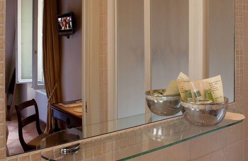 Brescia Antica Hotel | Discover Albergo Orologio: Top-Rated Stay with Dining