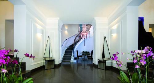 Naples City Centre Hotel | Discover Albergo Palazzo Decumani: Family-Friendly Comfort
