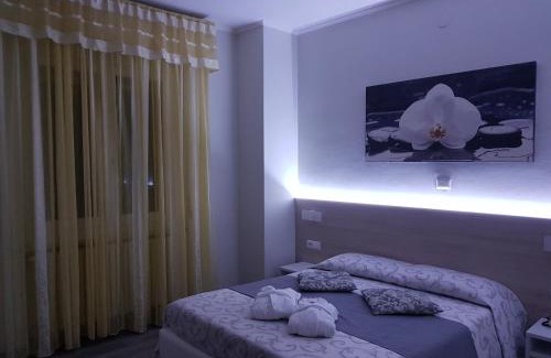 Maccagno Hotel | Albergo Paradiso: Oceanfront Retreat with Hot Tub & Pool
