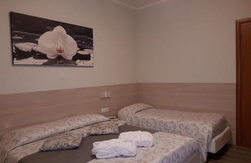 Maccagno Hotel | Albergo Paradiso: Oceanfront Retreat with Hot Tub & Pool