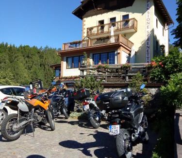 Varena Hotel | Pet-Friendly Stay at Albergo Pensione Serenetta - Rated 9.3/10
