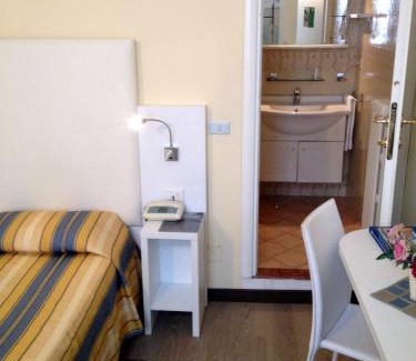 Pallanza Hotel | Discover Albergo Pesce D'oro: Pet Friendly with Ocean Views