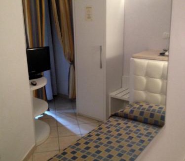 Pallanza Hotel | Discover Albergo Pesce D'oro: Pet Friendly with Ocean Views