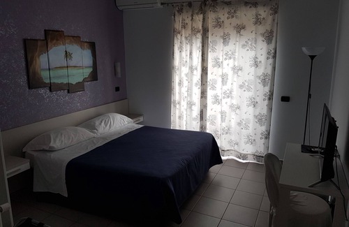 Vallecrosia Hotel | Discover Albergo Piccolo Paradiso: Family-Friendly Retreat