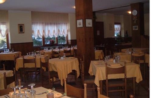 Gerola Alta Hotel | Discover Albergo Pineta: Family-Friendly with Breakfast Included