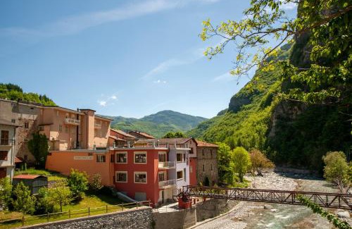 Ponte di Nava Hotel | Discover Albergo Ponte di Nava: Pet-Friendly & Accessible Stay